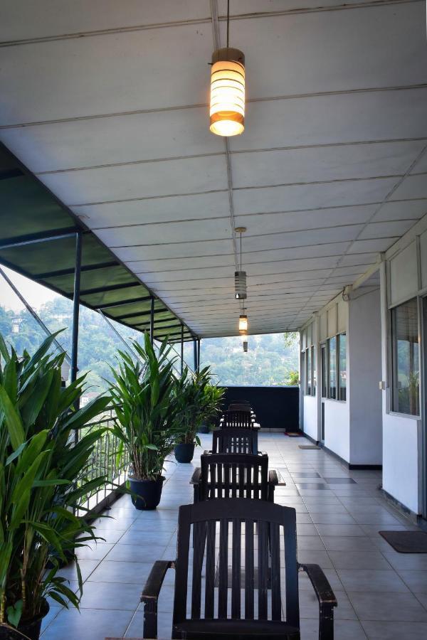 Oyo 442 Kanda Uda Kandy Exterior foto